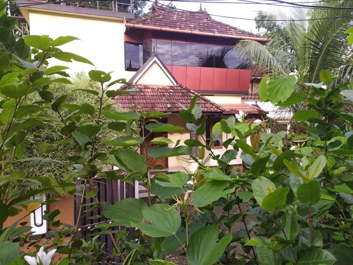 Villa Swasthi Griha Aranmula Esterno foto